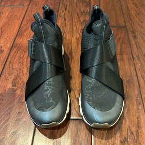 Sorel Booties Size 9.5 Waterproof Stylish